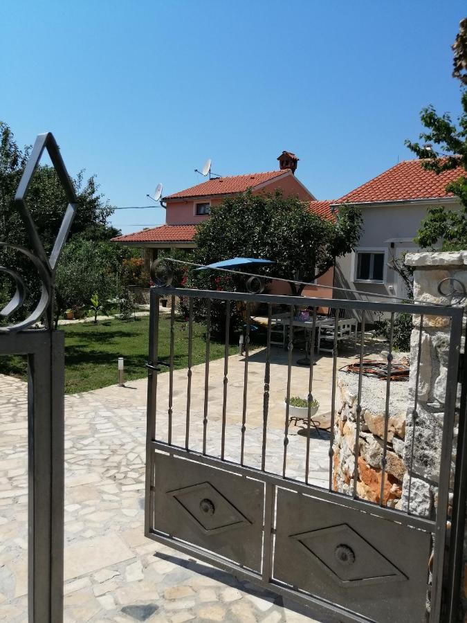 Casa Elysium Villa Ровин Екстериор снимка